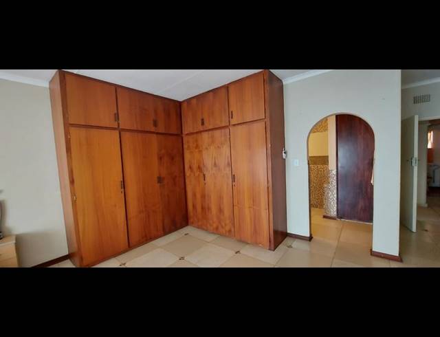 5 BEDROOM HOUSE FOR SALE IN RANDGATE